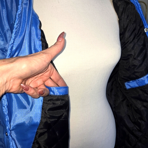 NEVER WORN MENS NYC PUFFER JACKET WITH SUPREME ACROSS THE FRONT. BLUE SIZE L - Picture 5 of 5